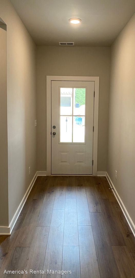 Foto del edificio - 4 br, 2 bath House - 1605 Brookhaven Drive