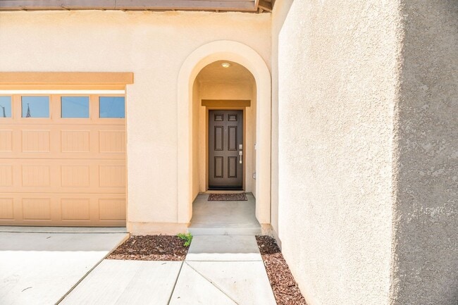 Building Photo - 28357 Cats Claw Dr