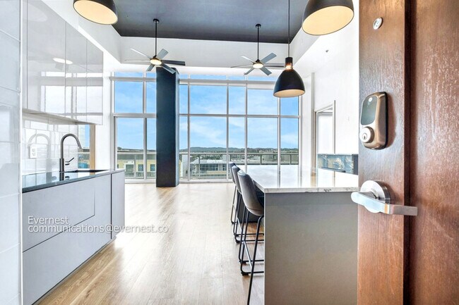 Foto del edificio - 600 12th Avenue South