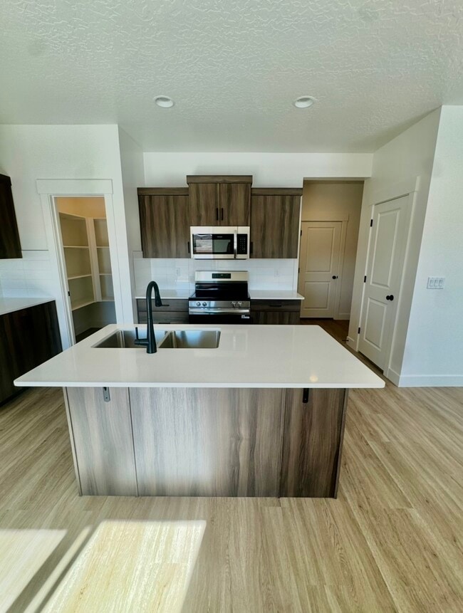 Building Photo - 5706 S Weehawken Ln