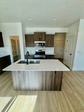Building Photo - 5706 S Weehawken Ln
