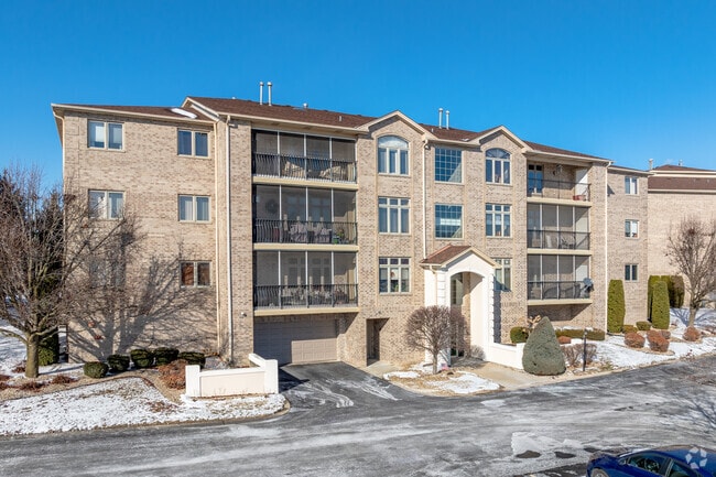 Pine Lake Condominiums