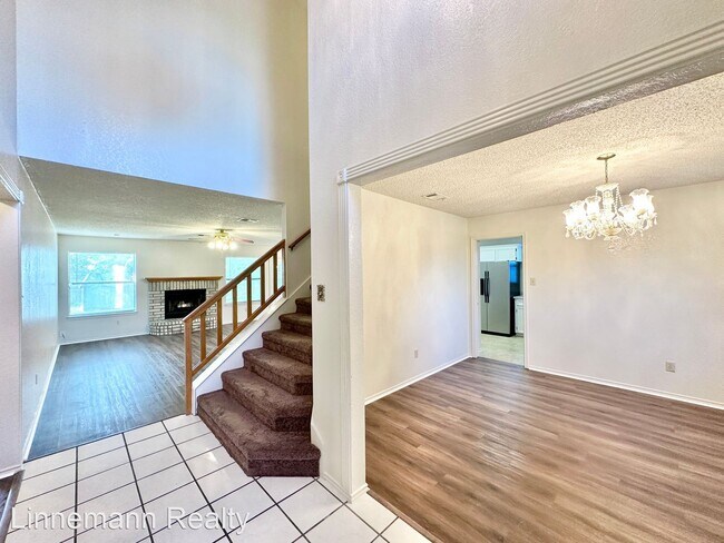 Building Photo - 5 br, 2.5 bath House - 606 Bowen Avenue