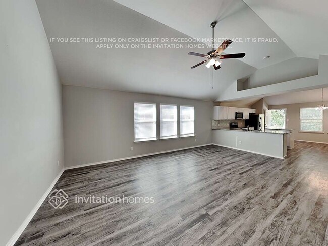 Foto del edificio - 7041 Meandering Creek Ln