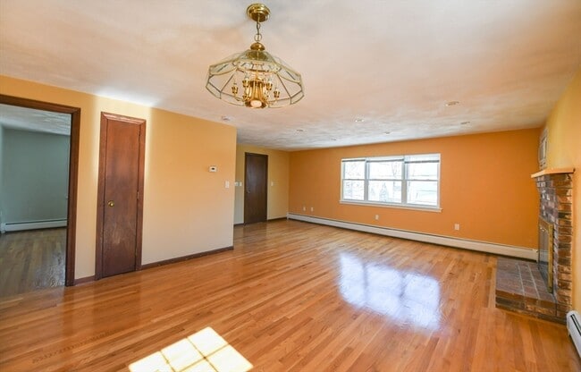 Building Photo - 46 Marlboro St