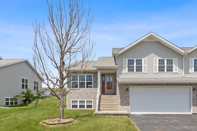 Building Photo - 148 Community Dr