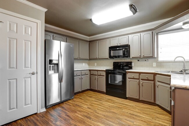 Foto del edificio - 3 Bedroom 2 Bathroom House in PGISD!