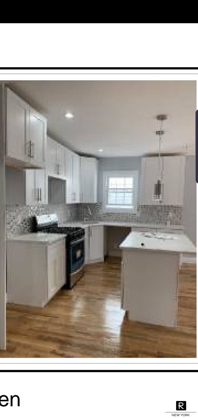Building Photo - 3649 Olinville Avenue
