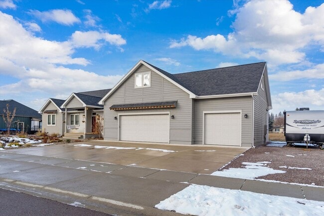 Building Photo - 1015 Riparian Dr