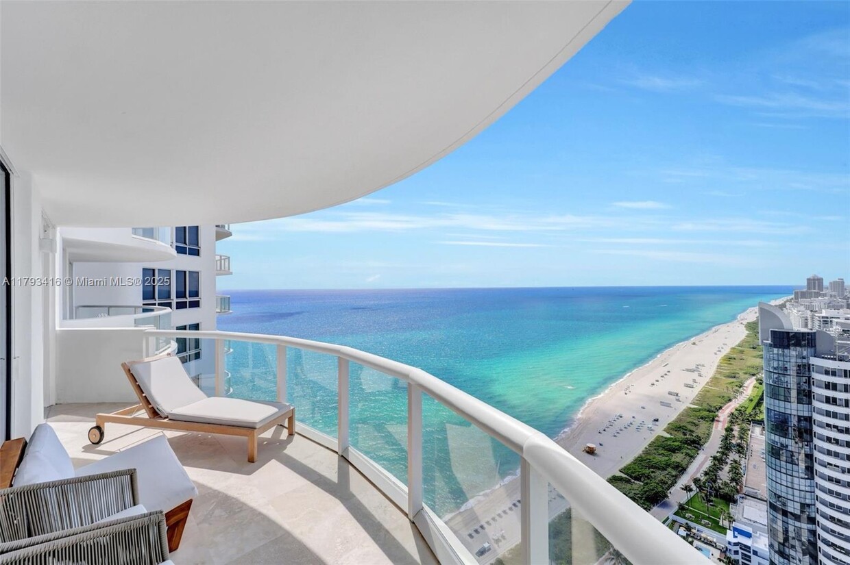 Foto principal - 6365 Collins Ave
