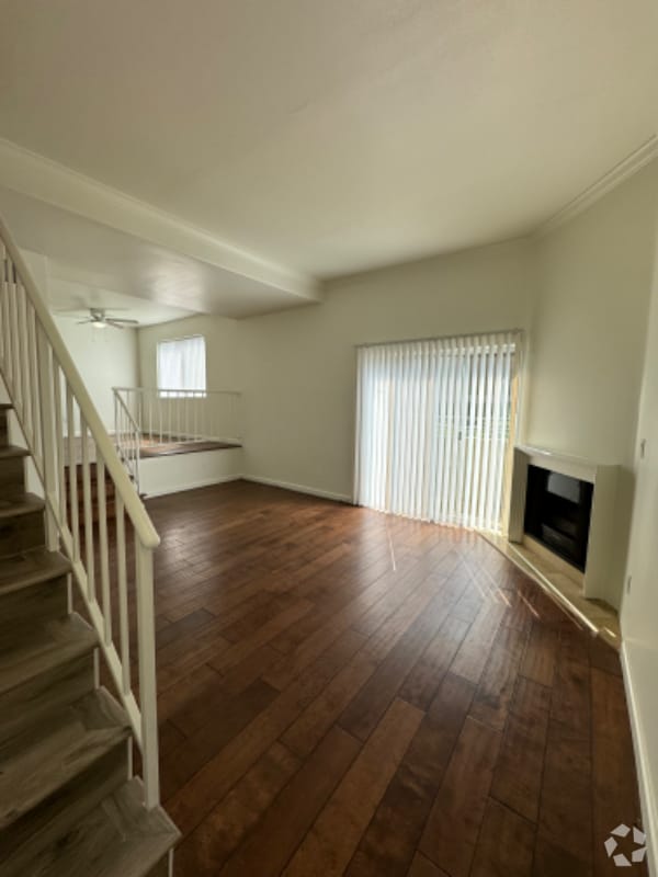 Building Photo - 13022 Riverside Dr