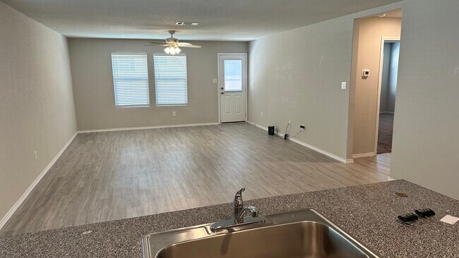 Building Photo - 2819 Rosefinch