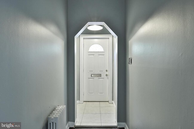 Building Photo - 710 E St NE