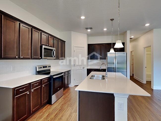Building Photo - 1016 Walden Pond Dr