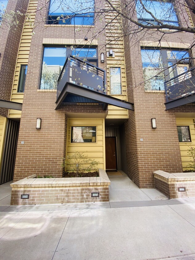 Entrance Exterior - 2900 Inca St