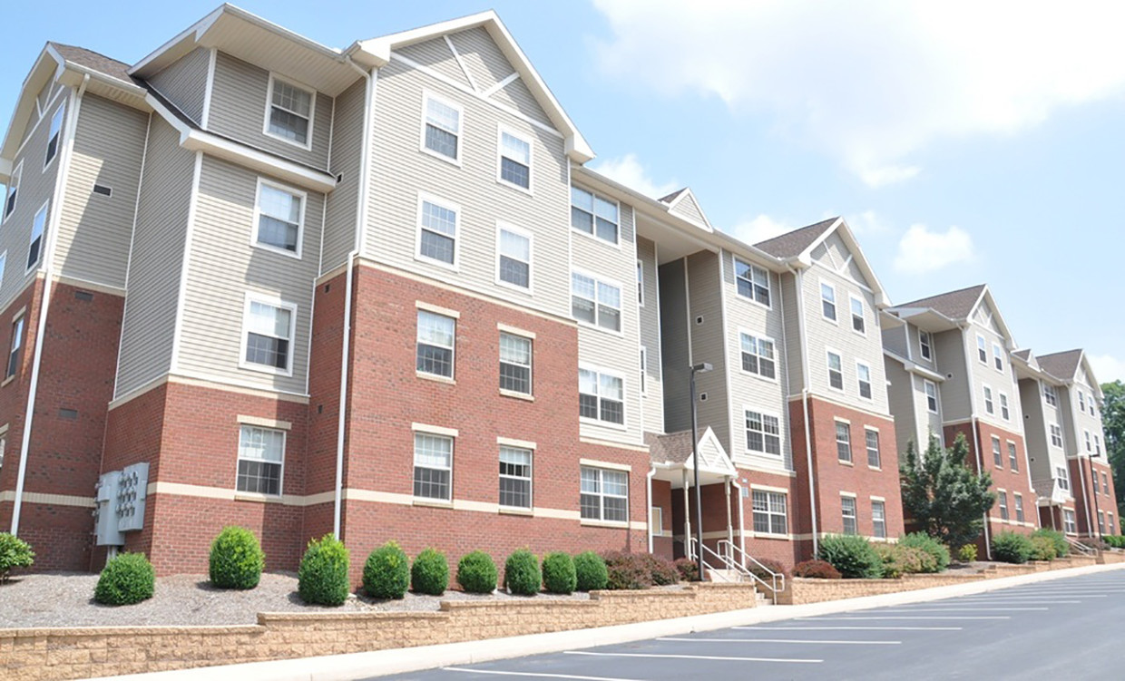 Primary Photo - Honeysuckle Student Apartments