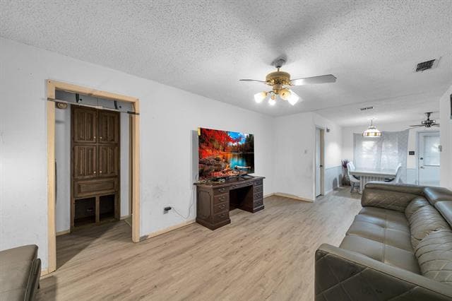 Building Photo - 6510 Oak Forest Ct
