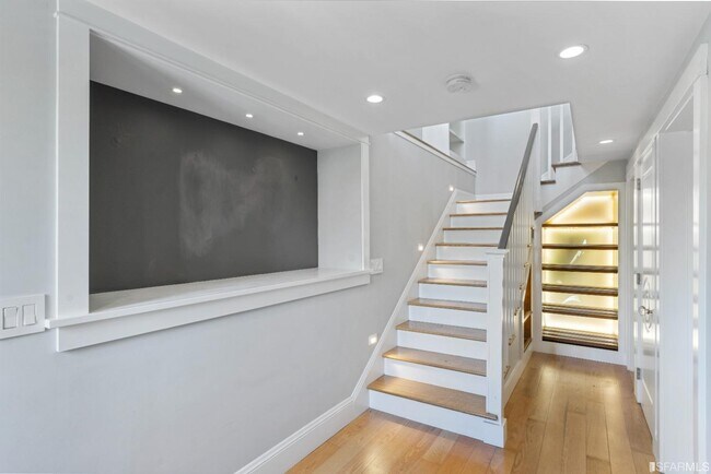 Building Photo - 139 Peralta Ave