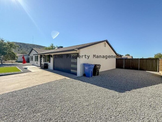 Foto del edificio - 13220 N 14th Ave