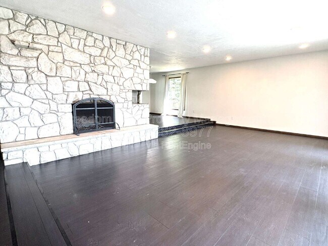 Foto del edificio - 36658 E Hayden Lake Rd