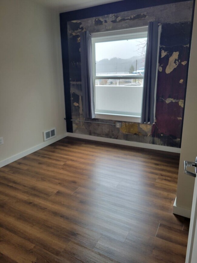 Building Photo - 339 Fir Ave