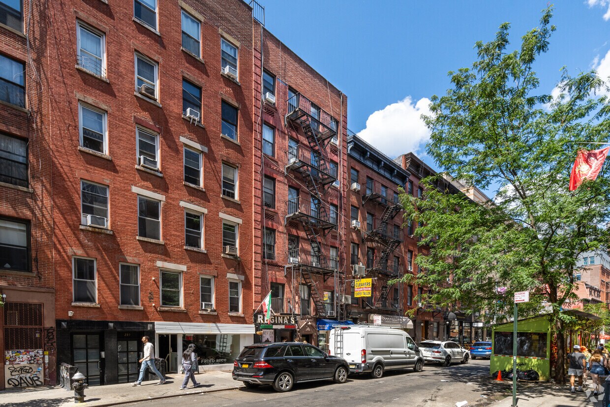 Primary Photo - 241 Mulberry St