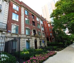 Building Photo - 1504 N Dearborn Pkwy