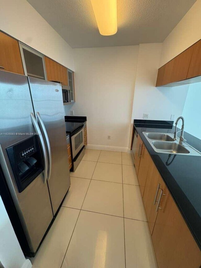 Foto del edificio - 1750 N Bayshore Dr