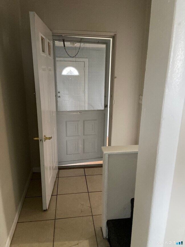 Building Photo - 36 Bassick Ave