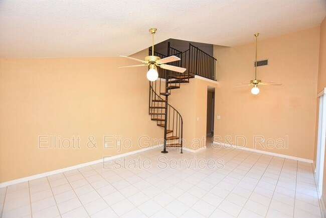 Building Photo - 5147 Fairfield Dr