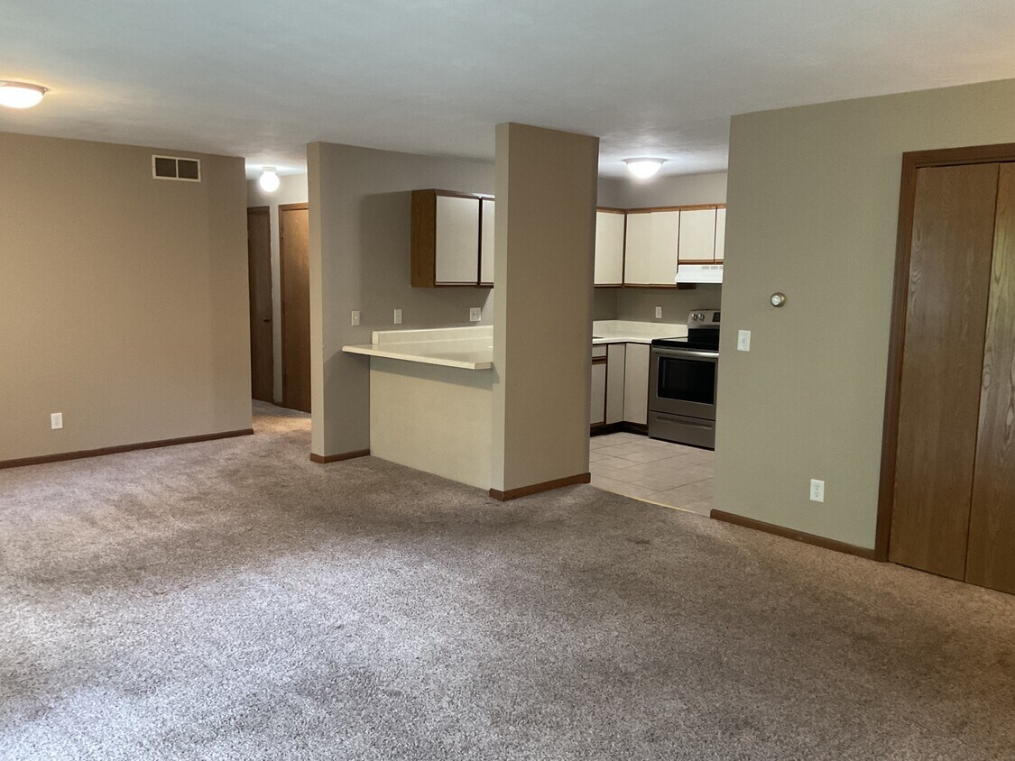 Foto principal - 122 Burke Ave