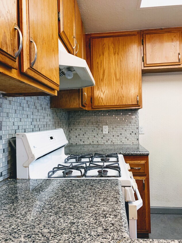 Foto principal - 10943 Laurel Canyon Blvd