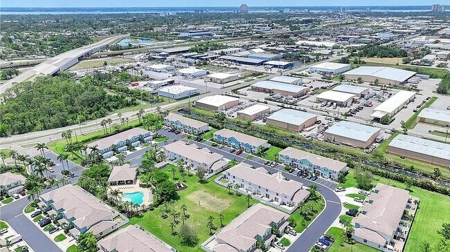 Foto del edificio - 3642 Pine Oak Cir