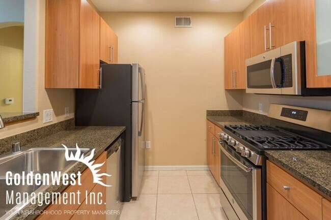 Building Photo - Luxury Resort Style 1Bdm 1Ba Condo in the ...