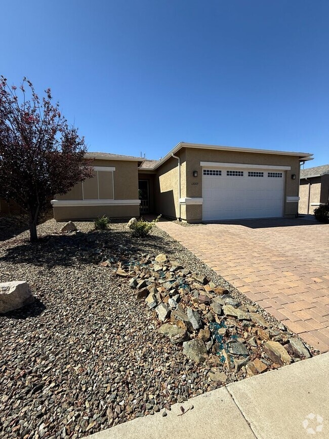 Building Photo - 13005 E Vega St