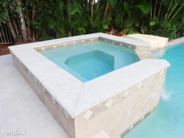 Building Photo - 5 br, 5.5 bath House - 10 Ocean Harbour Cir