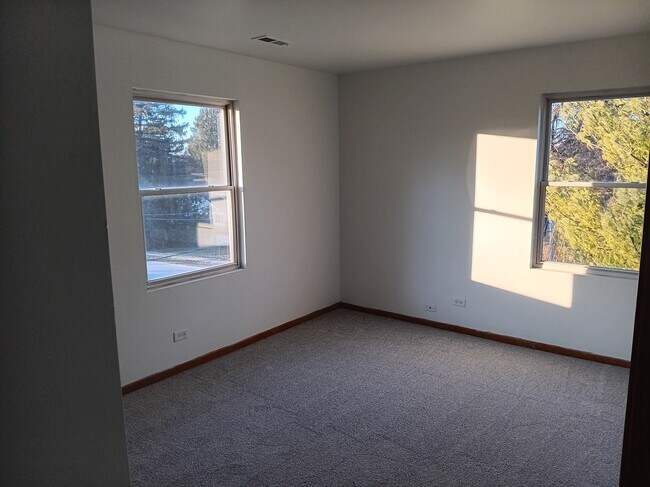 Dormitorio 2 - 603 Lincoln Ave