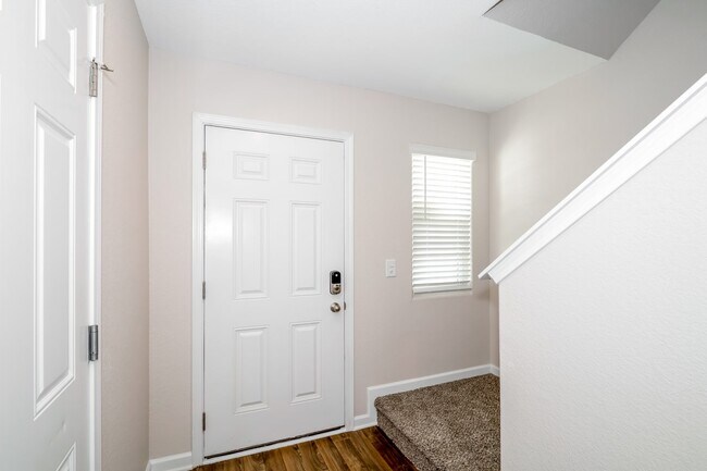 Building Photo - 2240 Latimer Ln