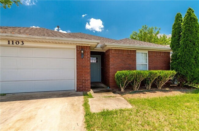 Foto del edificio - 1103 SW Apache Dr
