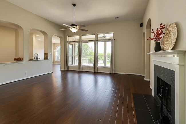 Building Photo - 136 Mountain Laurel Way