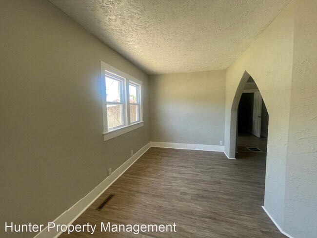Building Photo - 3 br, 2 bath House - 1007 N Broadway Ave
