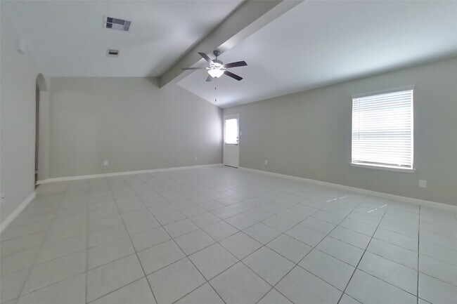 Building Photo - 417 Palomino Stand Dr