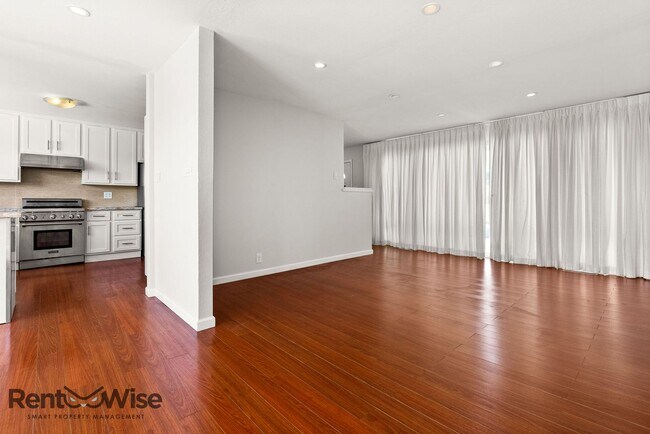 Foto del edificio - 1120 Oakwood Dr