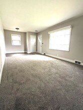 Building Photo - 707 Green Ridge Ave