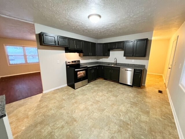 Building Photo - 4319 MEADOWLARK COURT