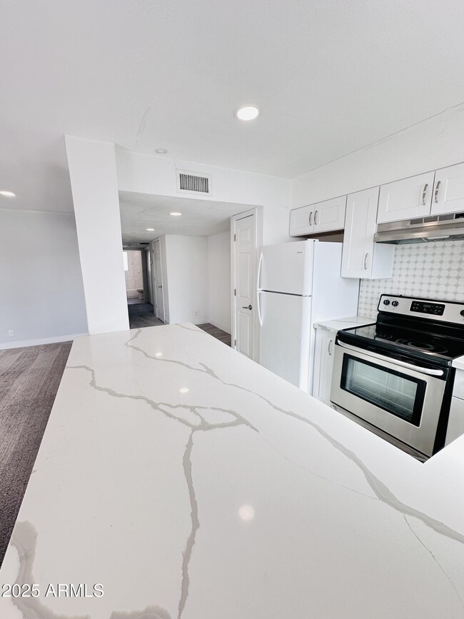Foto del edificio - 4731 E Belleview St