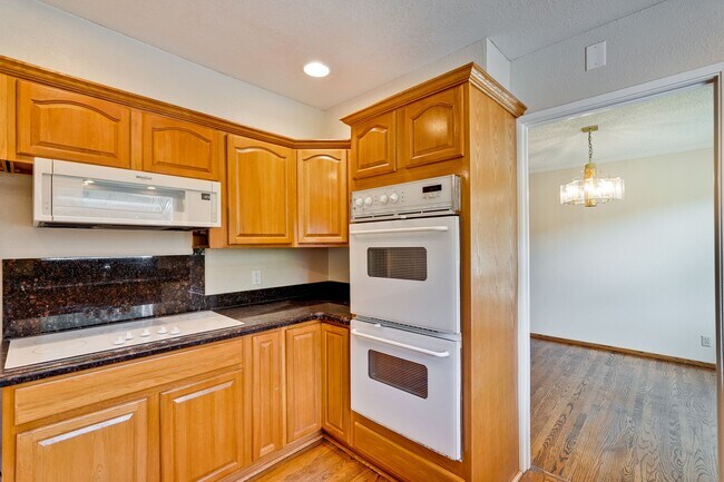 Building Photo - 10534 Deodara Dr