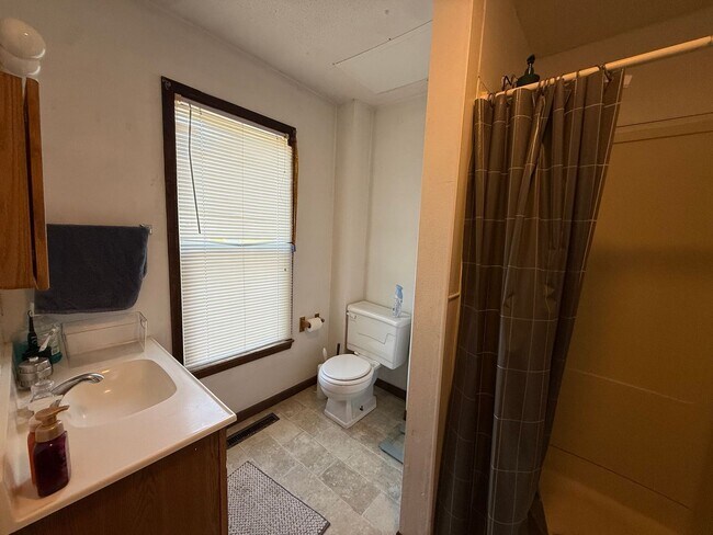 Building Photo - $2,700 | 4 Bedroom, 2 Bathroom Duplex | NO PETS | Available for August 1st, 2026 Move In!