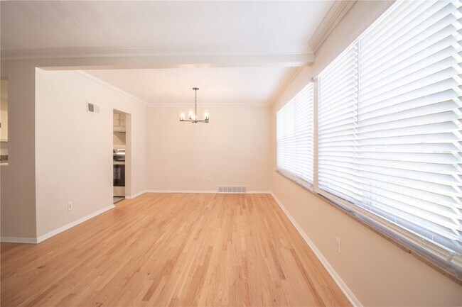 Building Photo - 7240 Balson Ave