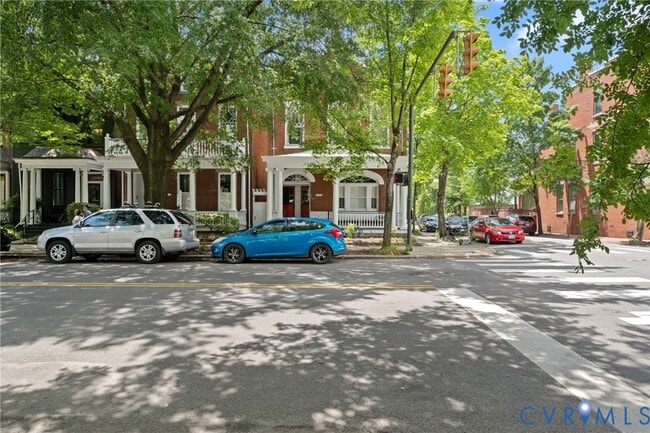 Building Photo - 1527 Grove Ave